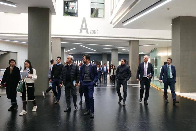 加班需全体投票!巴西中企职场生态不卷也能赚大钱(图2) 加班需全体投票!巴西中企职场生态不卷也能赚大钱(图2)